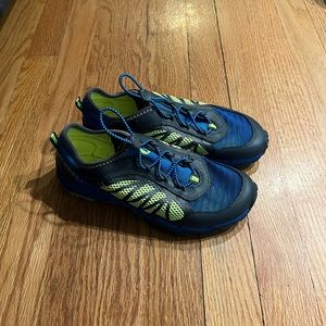 Boys Merrell Hydro Run 2.0 Water Shoes  size 4